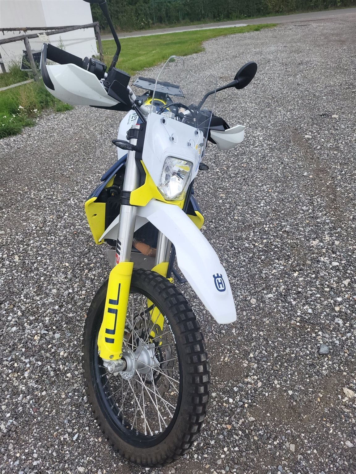 g-000359-g_W3595333-husqvarna-701-enduro-639236215798923700.jpg