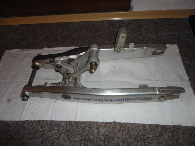 husqvarna te 2004- hinterschwinge komplett (2).JPG