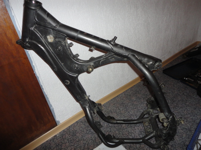 husqvarna te 2004- rahmen mit brief + schluessel komplett (2).JPG